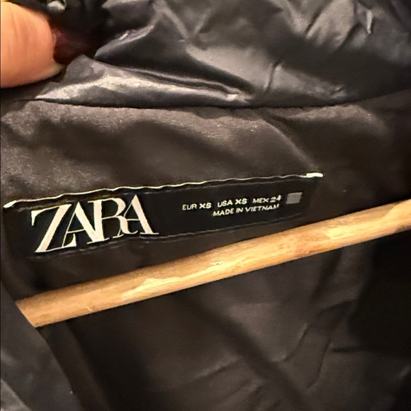 Zara Charcoal puffer Jacket worn once - Picture 3 of 3